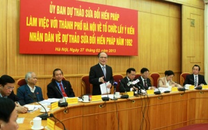 Chủ tịch Quốc hội Nguyễn Sinh Hùng phát biểu tại buổi làm việc - Ảnh: MC