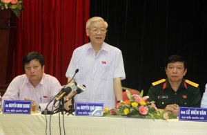 Tổng bí thư phát biểu trong cuộc tiếp xúc cử tri chiều 28/9 tại quận Hoàn Kiếm. Ảnh: Nguyễn Hưng.