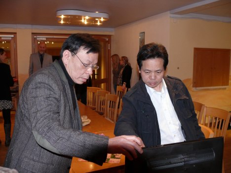 Ông Hoàng Mạnh Tiến và ông Trần Anh Tú, cử toạ viên của buổi hội thảo.