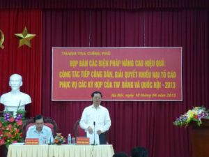 Tổng Thanh tra Chính phủ Huỳnh Phong Tranh chủ trì cuộc họp ngày 18/4/2013.